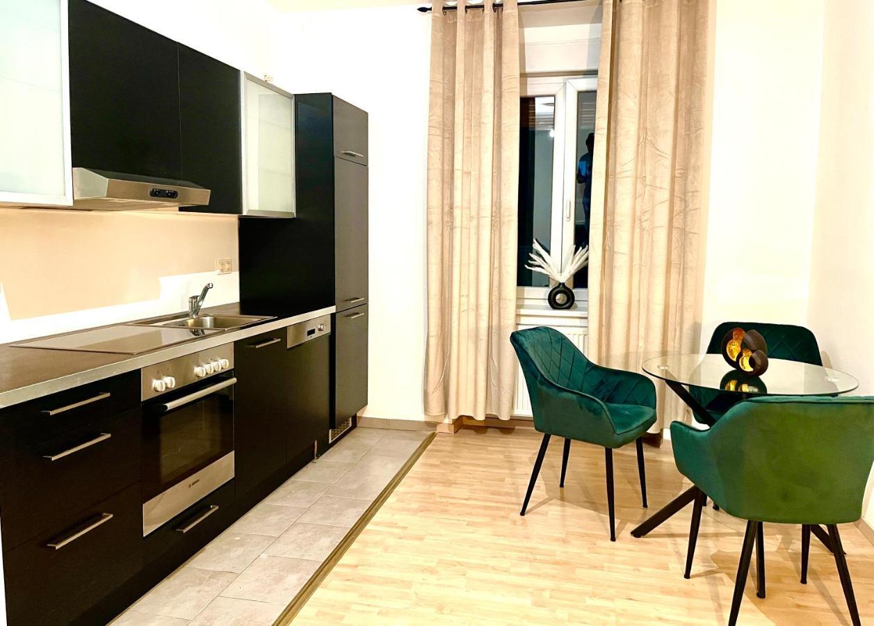 Comfy & Warm City Apartment - Self Check-In Грац Екстериор снимка